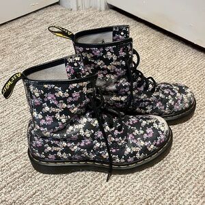Doc Marten floral calico pascal combat boots lace up size EU 37 Women’s 6